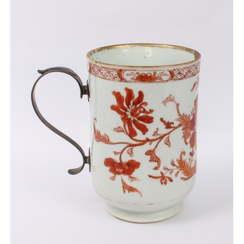 91 - A Chinese export porcelain tankard - late 18th / early 19th century, cylindrical form with tapered b... 