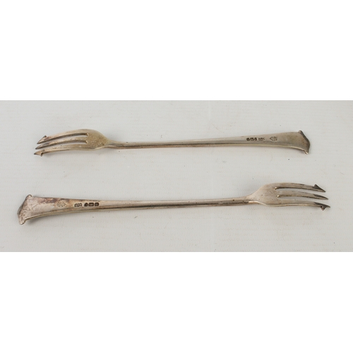 138 - Two pairs of silver pickle forks - one cased, Mappin & Webb, Sheffield 1903; the other pair Edwardia... 