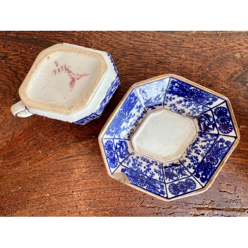 19 - A collection of 18th and 19th century teacups, tea bowls and coffee cans - including seventeen cups ... 