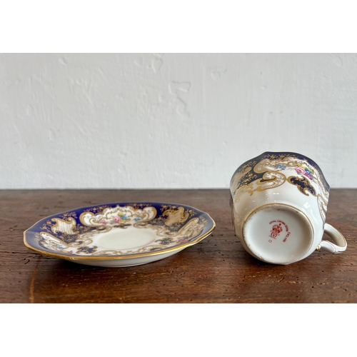 19 - A collection of 18th and 19th century teacups, tea bowls and coffee cans - including seventeen cups ... 