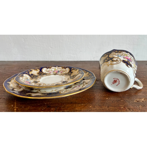 19 - A collection of 18th and 19th century teacups, tea bowls and coffee cans - including seventeen cups ... 