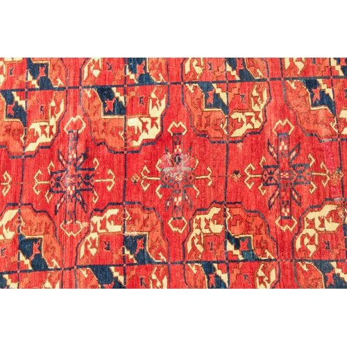 610 - A good Tekke Turkmen carpet - mid-19th century, with five vertical rows of thirteen gols, the main b... 