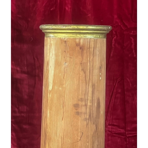 432 - A fine pair of Georgian pine architectural columns - of slightly tapered form, with gilt painted cap... 