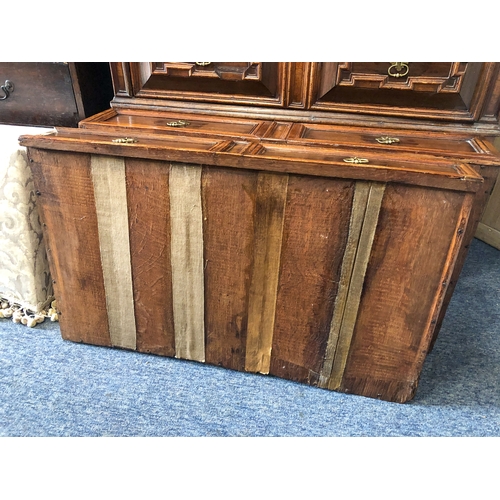 503 - A William and Mary oak and walnut veneered two-part chest of drawers - the top with applied edge mou... 