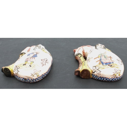 34 - A pair of French faience glazed earthenware wall pockets in the form of bagpipes - probably by Beatr... 