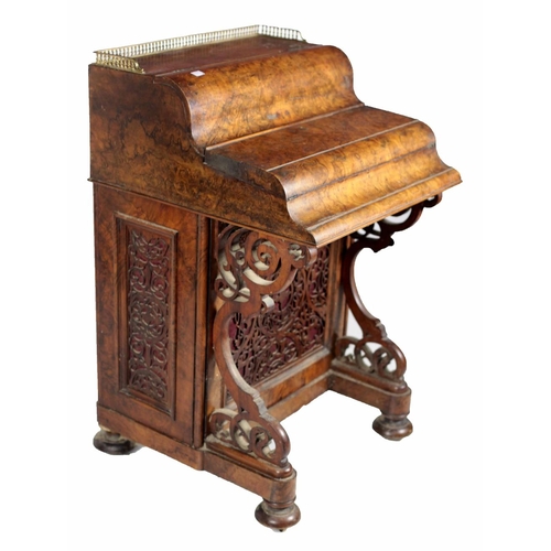 292 - A fine quality Victorian period walnut Davenport, with brass pierced gallery back over a shaped fron... 