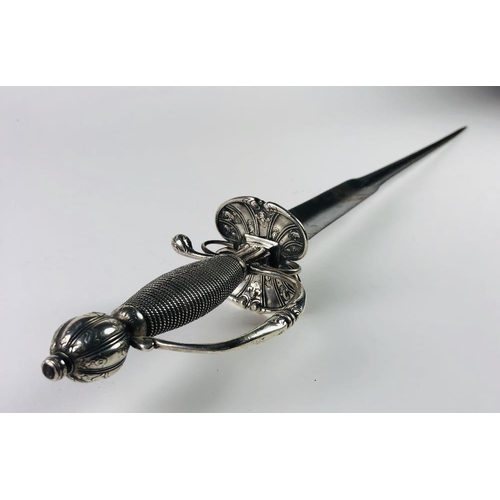 12 - A very fine 18th Century Continental silver hilted small Sword or Rapier, possibly French, c. 1790, ... 