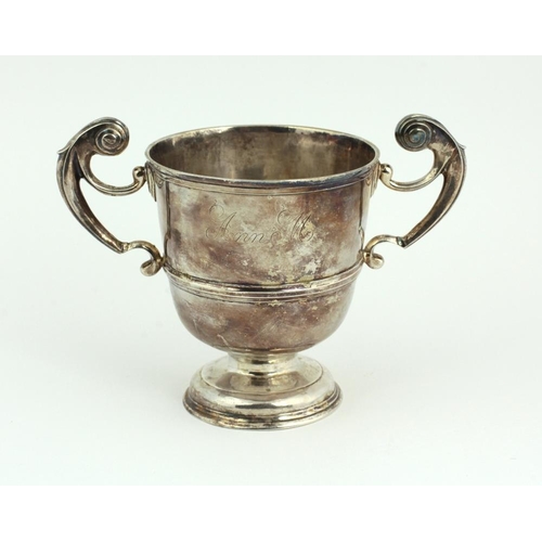 50 - A small Irish George II silver two handled Cup, Dublin c. 1727, approx. 13 1/2 ozs, by Mathew Walker... 