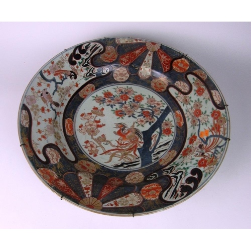 122 - A large 18th Century Japanese Imari Dish, 55cms (21 1/2