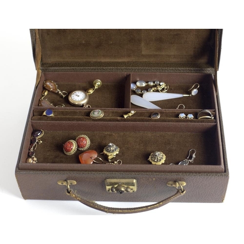 65 - Jewellery: A good collection of Jewellery, mostly gold, including small ladies Watch, 7 pairs of ear... 