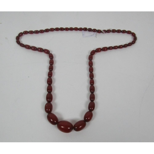 68 - An attractive 19th Century amber bead Necklace, approx. 86cms (34