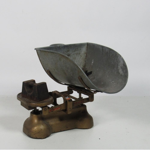 1014 - A W. & T. Avery Limited 28lb Weighing Scales, together with scope and weights. (1)