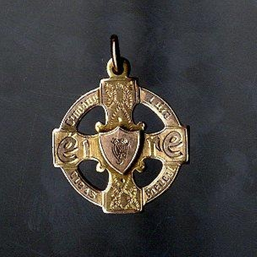 738 - 1935 All-Ireland Minor Hurling MedalMedal: G.A.A., Hurling 1935. An attractive 9ct gold Medal by H. ... 