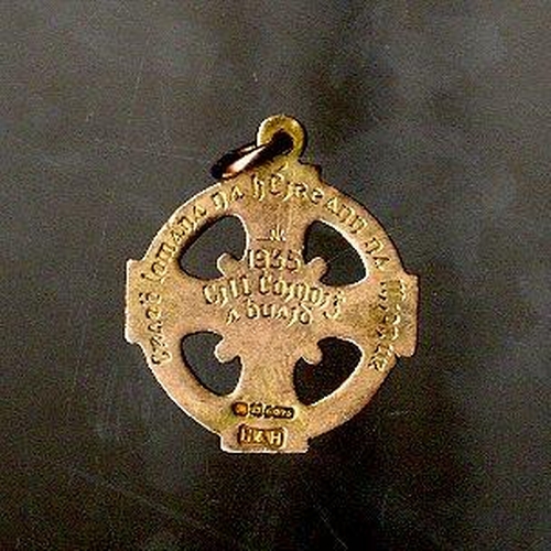 738 - 1935 All-Ireland Minor Hurling MedalMedal: G.A.A., Hurling 1935. An attractive 9ct gold Medal by H. ... 