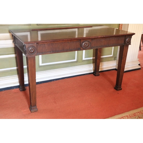 399 - A fine Georgian period mahogany Serving Table, in the Hepplewhite style, the rectangular moulded top... 