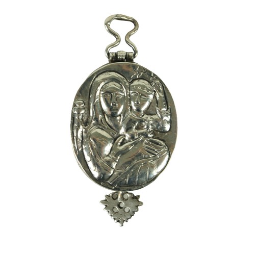 885 - A small 17th Century oval silver Reliquary Locket, with Virgin and Child on front, and with depictio... 