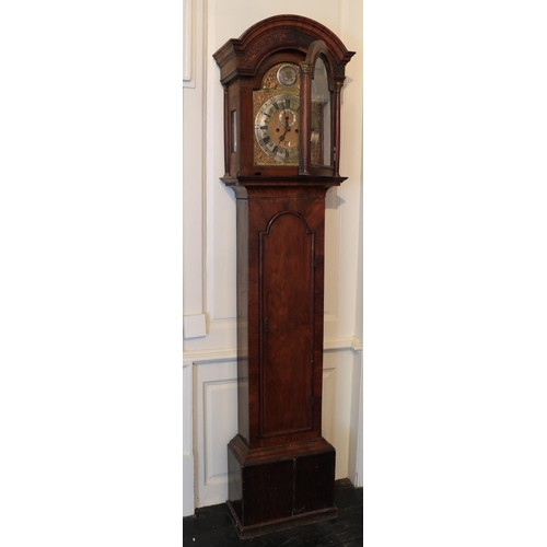 344 - A good quality 18th Century walnut Longcase Clock, with arched blind fret work hood over a brass and... 