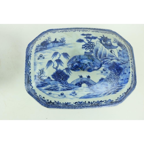 40 - A pair of Chinese blue and white Nankin Soup Tureens and Covers, decorated with boats, figures and p... 
