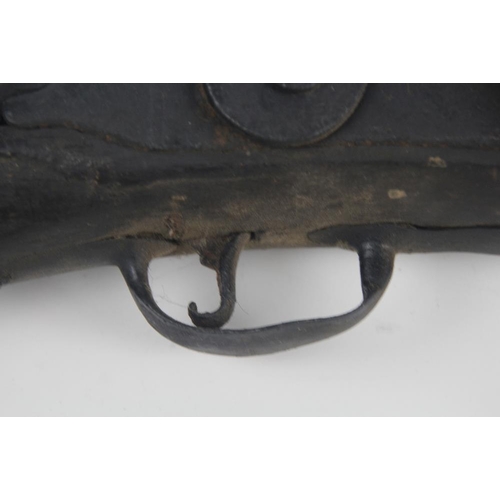 935 - A very large late 18th Century / early 19th Century flintlock Punt Gun, with iron lock butt cap and ... 