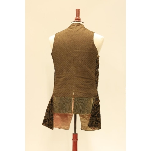 948 - A late 18th Century silk brocade brown Gentleman's Coat, with all over floral pattern, two side pock... 