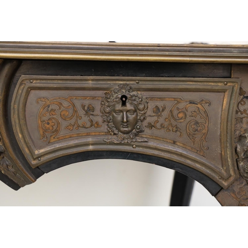 429 - A Louis XIV period Bureau Plat, in the manner of André Charles Boulle (1642 - 1732), the rectangular... 