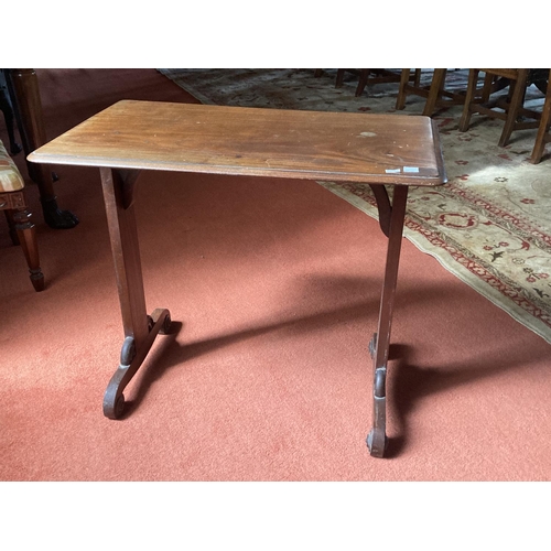 393 - A William IV period rectangular mahogany Occasional Table, in the manner of Gillows, with moulded to... 