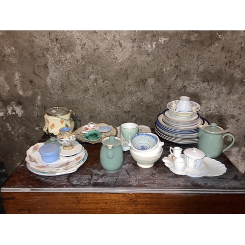 600 - An 8 piece Crown Derby part Dessert Service, together with a large quantity of miscellaneous china a... 