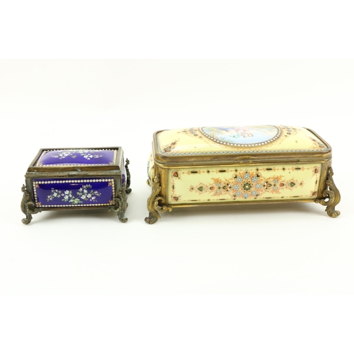 23 - An attractive 19th Century French ormolu mounted Casket Jewellery Box, of rectangular shape, the dom... 