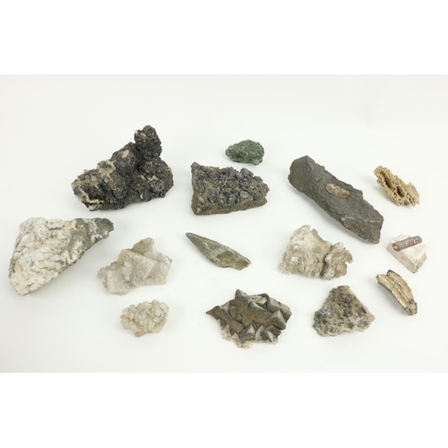 347 - A large quantity of miscellaneous raw and polished Minerals, comprising Malecite, marble, crystal, p... 