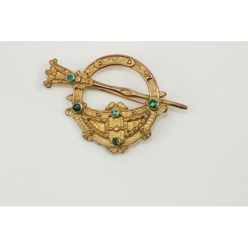 761 - An attractive 9ct gold Ladies Brooch, of small proportions modelled as the 