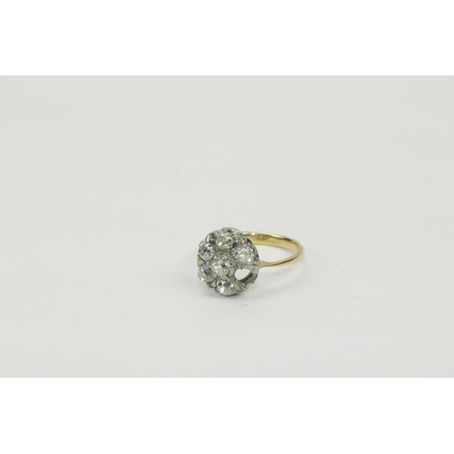 785 - A good 18ct gold Ring, cluster of six diamonds (one stone missing) approx. 1.02ct, all old cut, M si... 