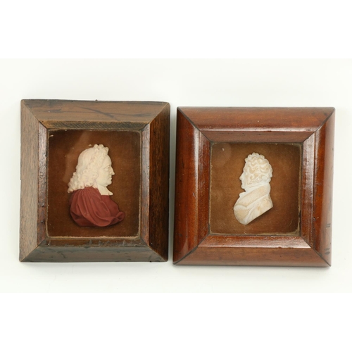 827 - An 18th Century wax profile Miniature, Portrait of a Cleric, in relief, 4