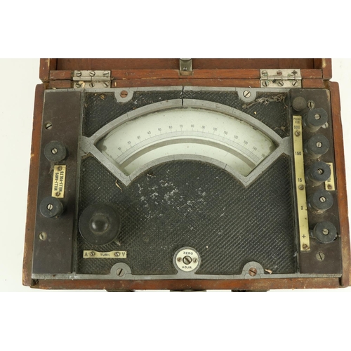 452 - A Vintage electronic Voltmeter, in wooden case. (1)