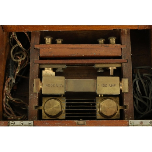 452 - A Vintage electronic Voltmeter, in wooden case. (1)