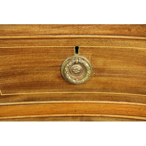 501 - A good Regency style inlaid mahogany serpentine fronted Chest, with an arrangement of 8 drawers, ear... 