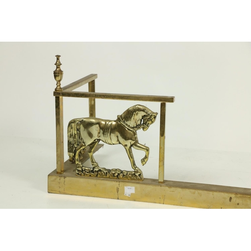 1035 - A heavy brass Fender, with horse decorated ends and floral centre relief on plinth base, approx. 154... 