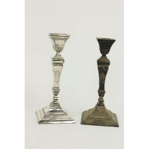 627 - A matching pair of silver Candlesticks, Chester c. 1899. (2)