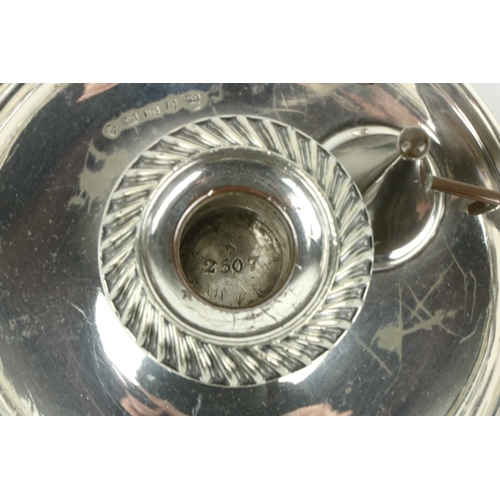 640 - A small modern silver Chamber Candlestick, with ring handle, Birmingham hall marks, together with a ... 