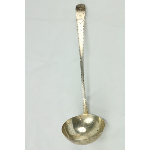 667 - A large Irish late 18th Century Soup Ladle, with bright cut handle, Dublin c. 1792, approx. 6ozs, c.... 