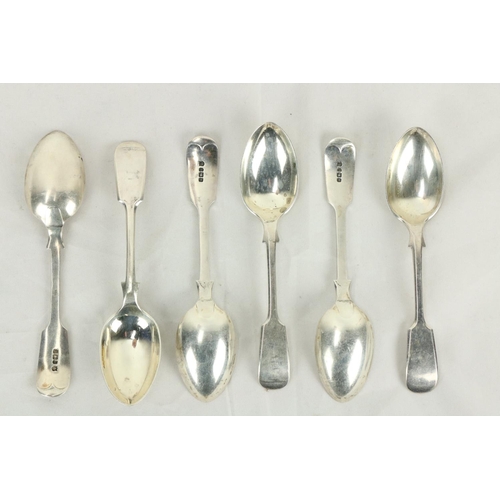 681 - A set of 6 heavy English silver Teaspoons, by John & William Deakin, Sheffield. (6)... 