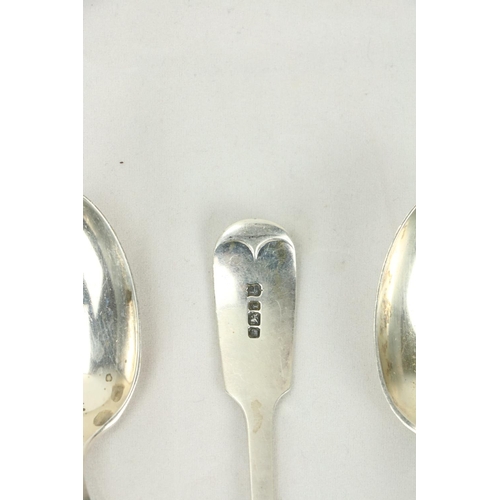 681 - A set of 6 heavy English silver Teaspoons, by John & William Deakin, Sheffield. (6)... 