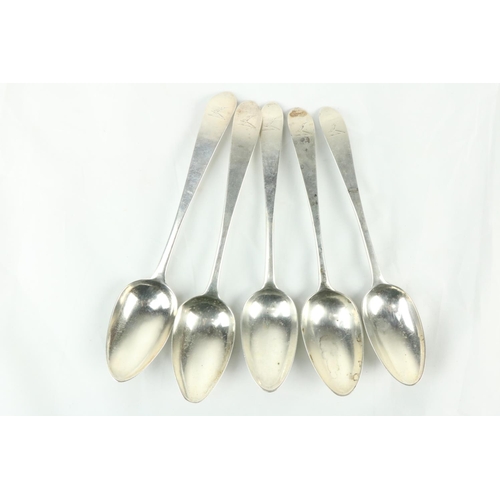 685 - A pair of Irish silver Table Spoons, Dublin c. 1788 and set of 3 smaller similar ditto, overall weig... 