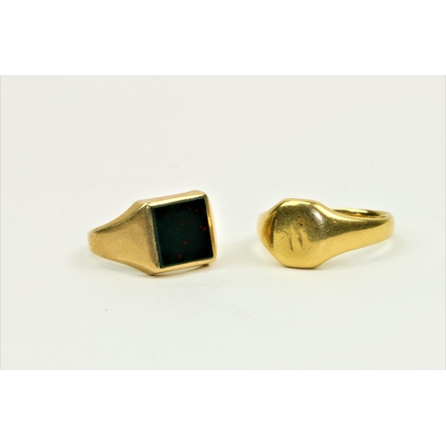 778 - Two Gentleman's gold Rings, to include an 18ct gold Signet Ring and a 9ct gold Ring with square bloo... 