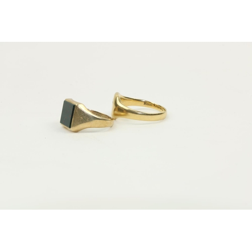 778 - Two Gentleman's gold Rings, to include an 18ct gold Signet Ring and a 9ct gold Ring with square bloo... 