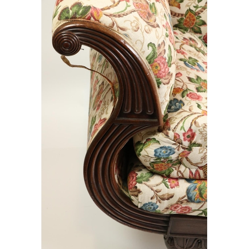 986 - A fine Regency period mahogany Chaise Longue, in the manner of Thomas Hope, with reeded scroll ends ... 