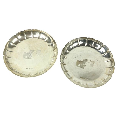 652 - A good pair of Irish silver Strawberry Dishes, by George Bellew & Sons Ltd., Dublin 1976, with l... 