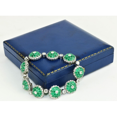 257 - An attractive and exquisite fine quality Ladies Bracelet, in the manner of Cartier, set in platinum,... 