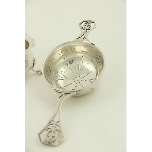 28 - An Irish pierced silver Dish, by Royal Irish, Dublin 1973 with EEC commemoration mark, 14.5cms (6