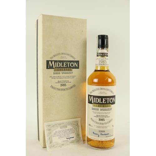 414 - Whiskey: [Irish] Midleton very rare Irish Whiskey 1985 (12660) Barry Crockett (Master Distiller) wit... 