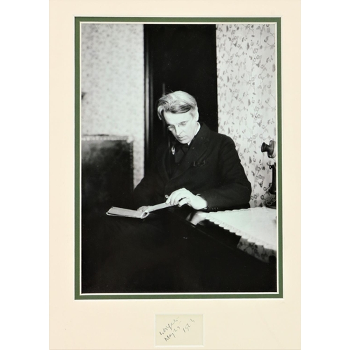 681 - [Yeats (W.B.)] A fine quality black and white Press Photograph, depicting William Butler Y... 